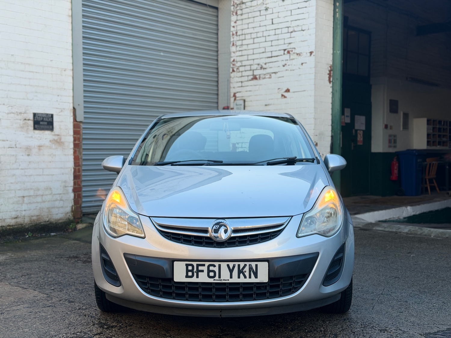 Used Vauxhall Corsa 2011 for sale - 77137925: Photo 2