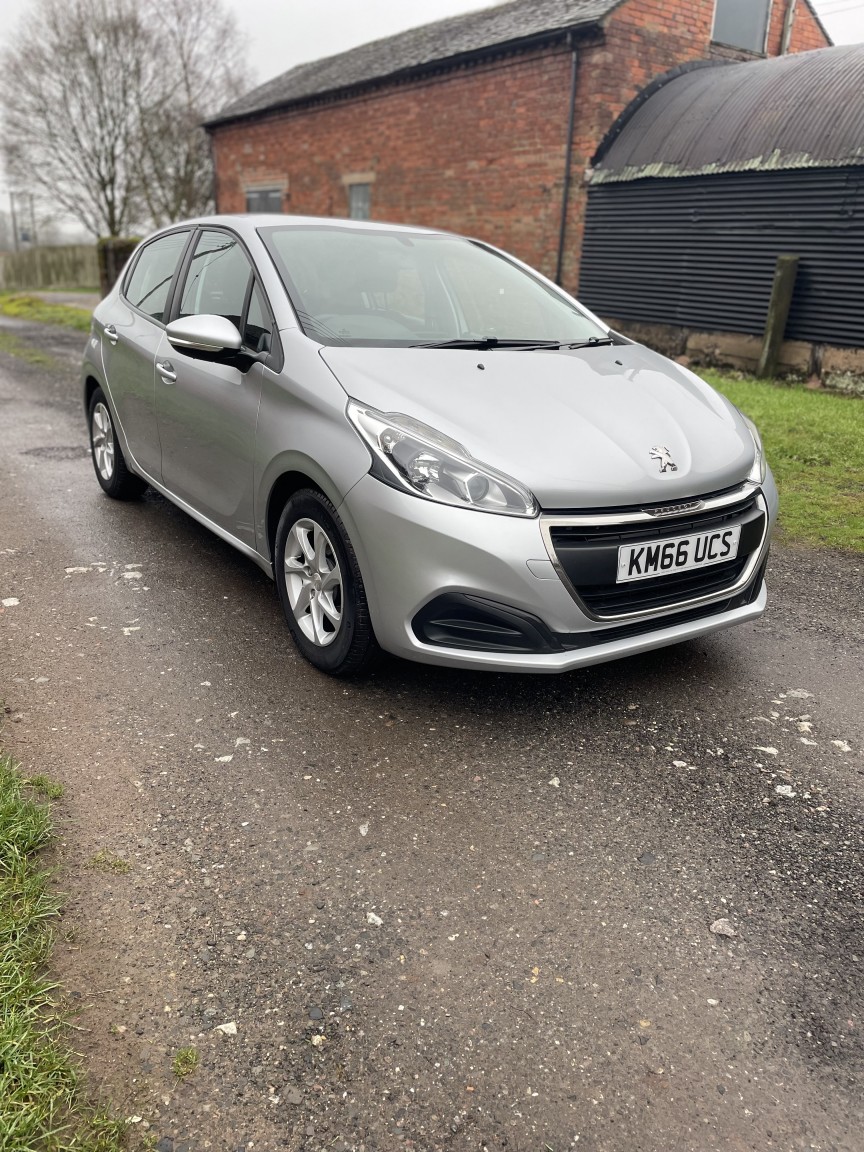 Used Peugeot 208 2016 for sale - 76940075: Photo 1