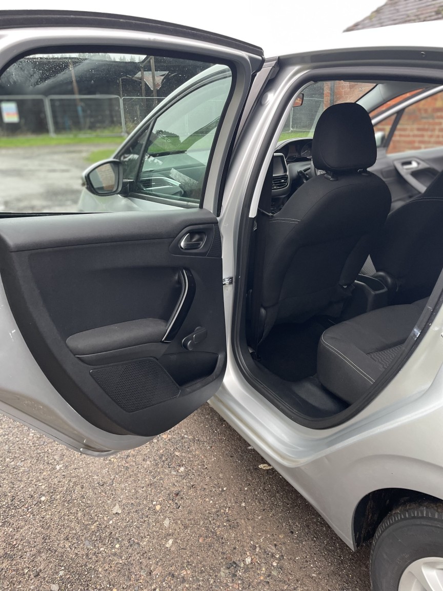 Used Peugeot 208 2016 for sale - 76940075: Photo 18