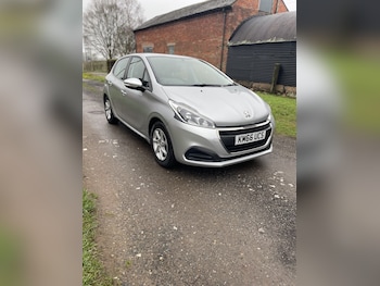 Used Peugeot 208 2016 for sale - 76940075: Photo