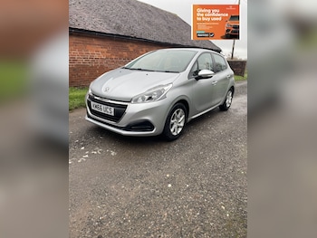 Used Peugeot 208 2016 for sale - 76940075: Photo