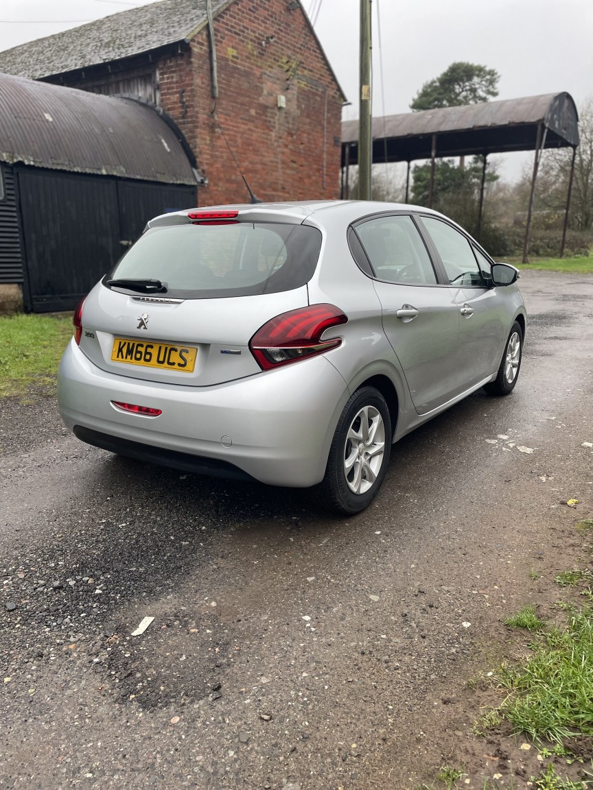 Used Peugeot 208 2016 for sale - 76940075: Photo 4