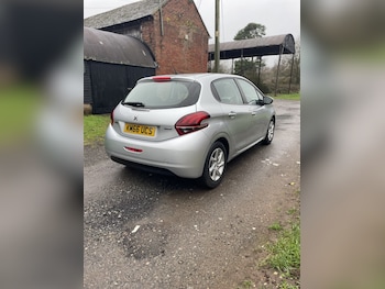 Used Peugeot 208 2016 for sale - 76940075: Photo
