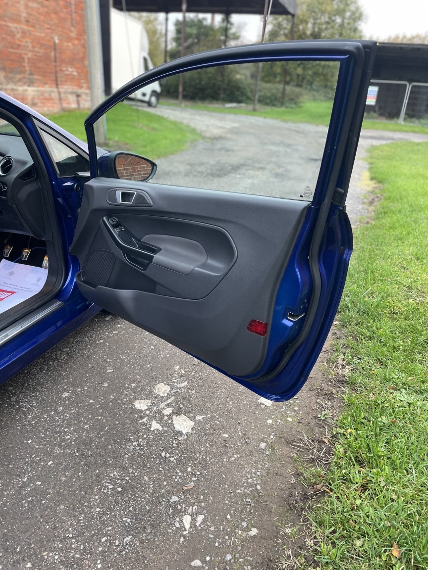 Used Ford Fiesta 2017 for sale - 76527354: Photo 10