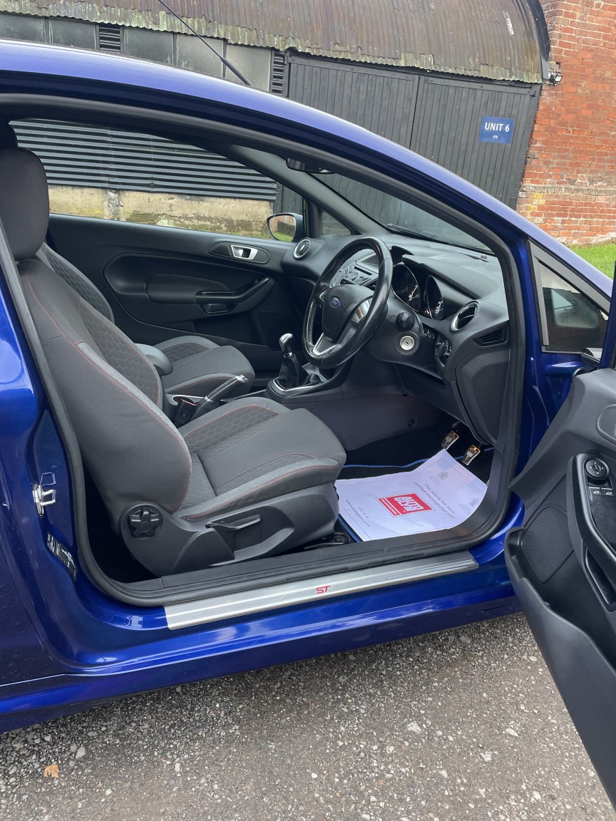 Used Ford Fiesta 2017 for sale - 76527354: Photo 11