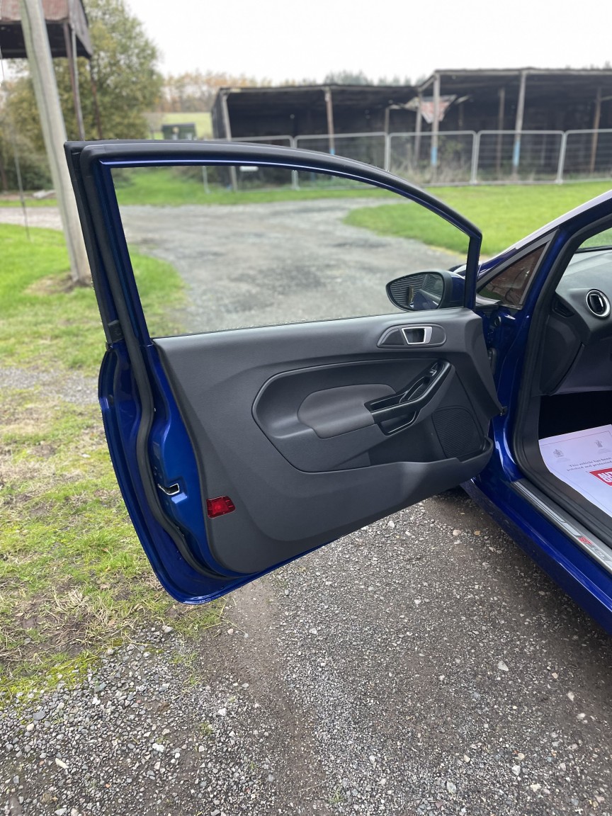 Used Ford Fiesta 2017 for sale - 76527354: Photo 17