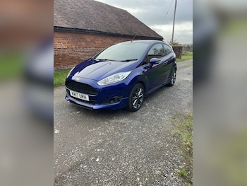 Used Ford Fiesta 2017 for sale - 76527354: Photo