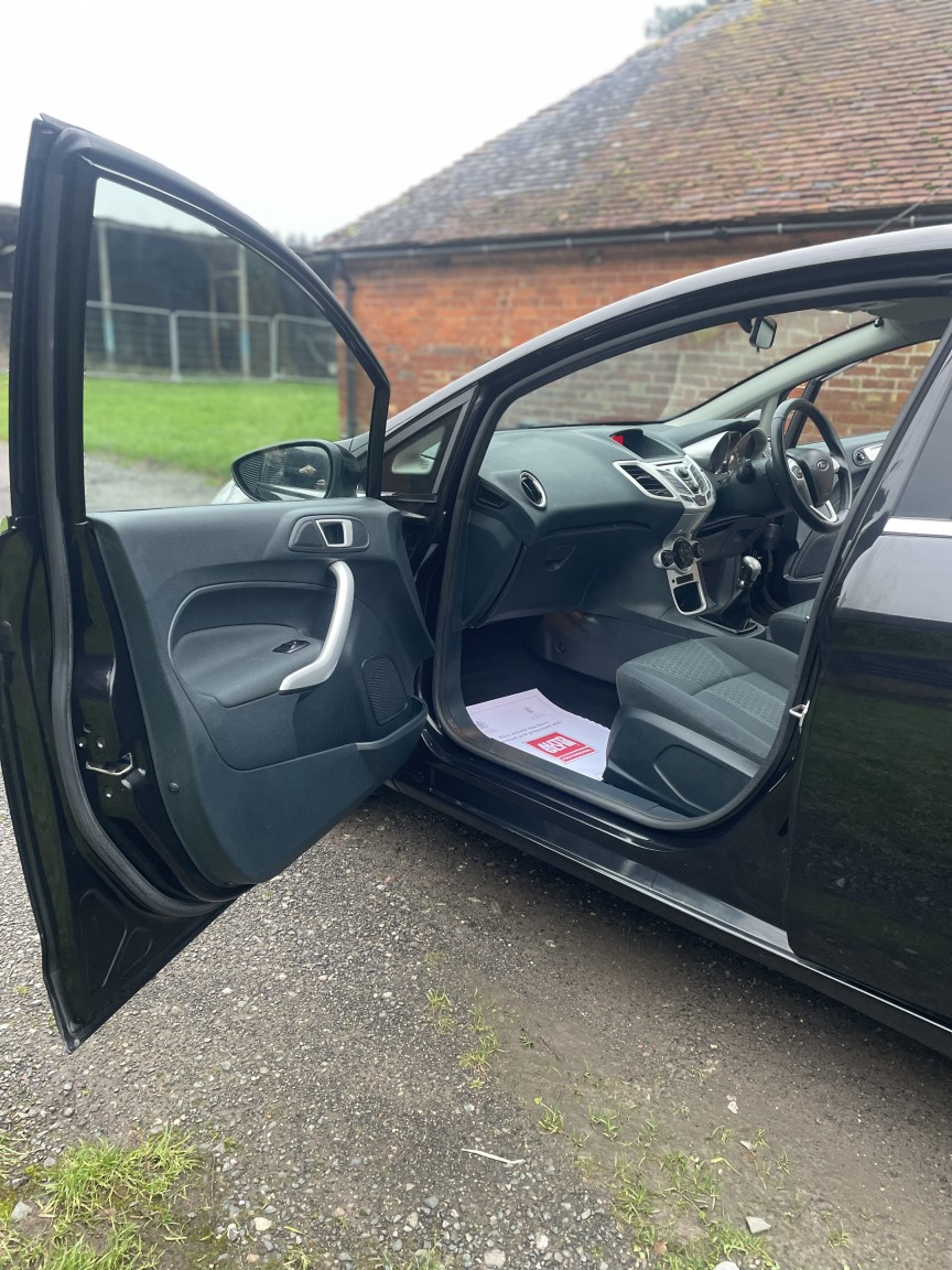 Used Ford Fiesta 2012 for sale - 77023160: Photo 12