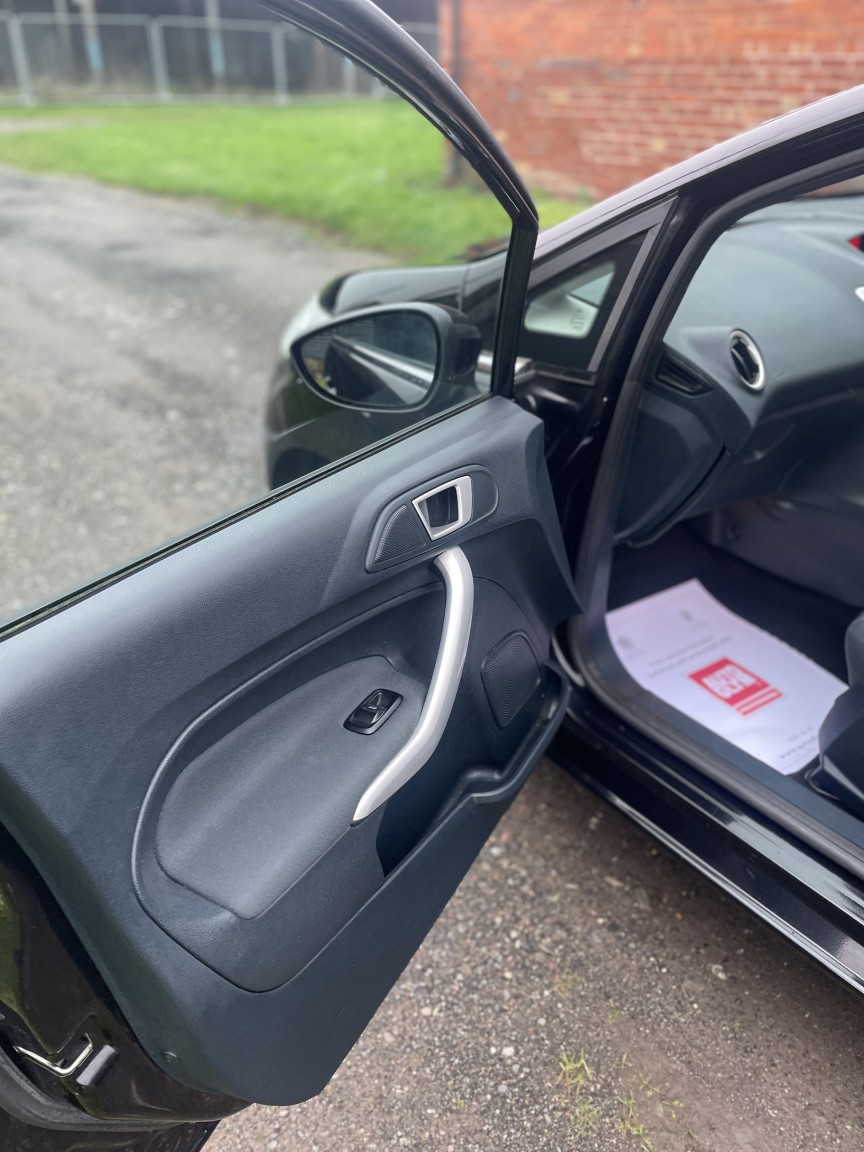 Used Ford Fiesta 2012 for sale - 77023160: Photo 13