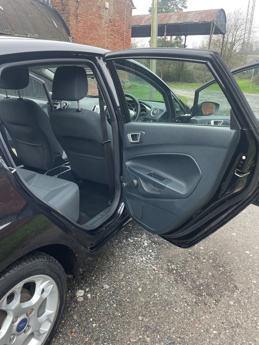 Used Ford Fiesta 2012 for sale - 77023160: Photo 17