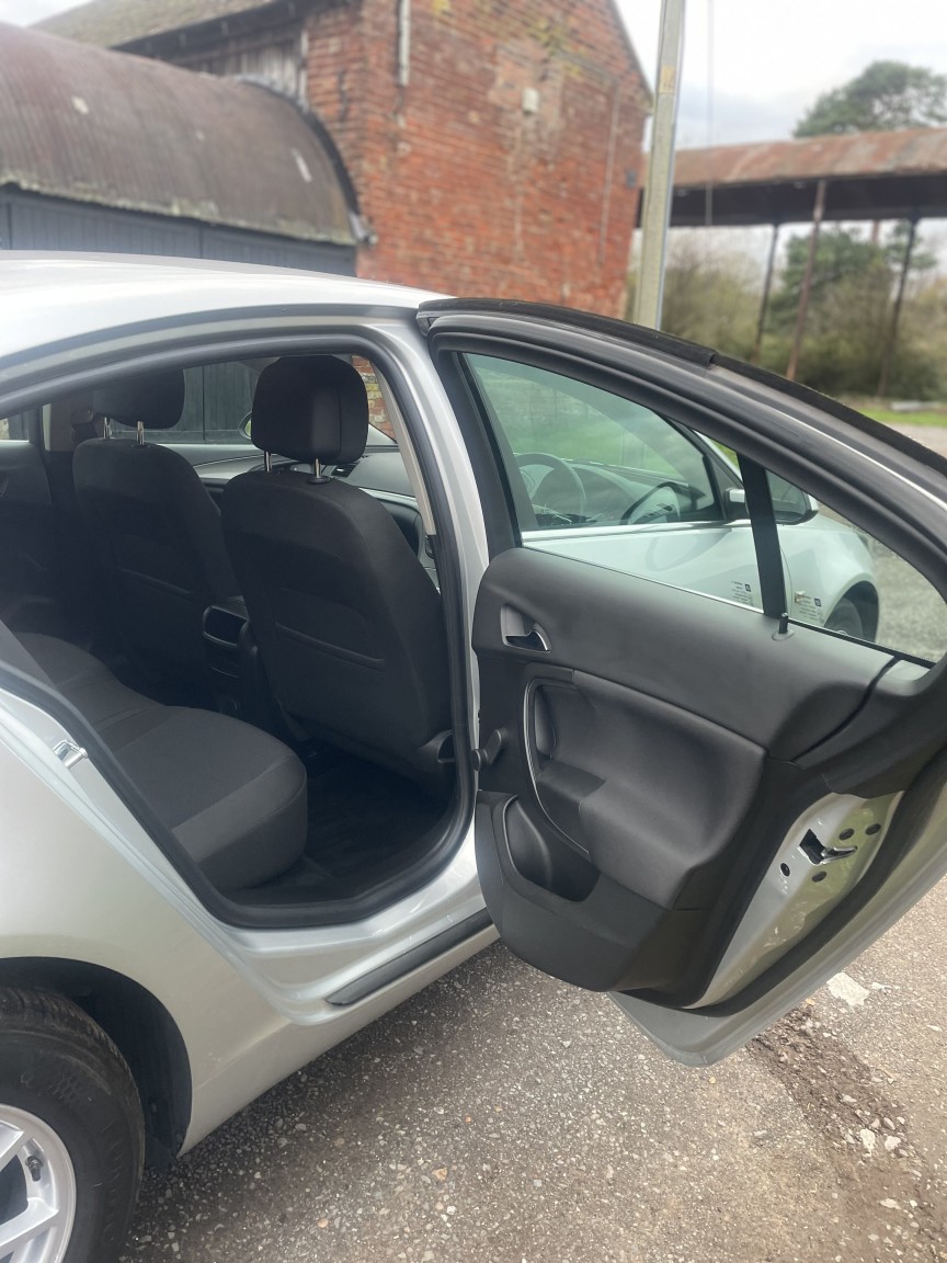 Used Vauxhall Insignia 2015 for sale - 76598730: Photo 18