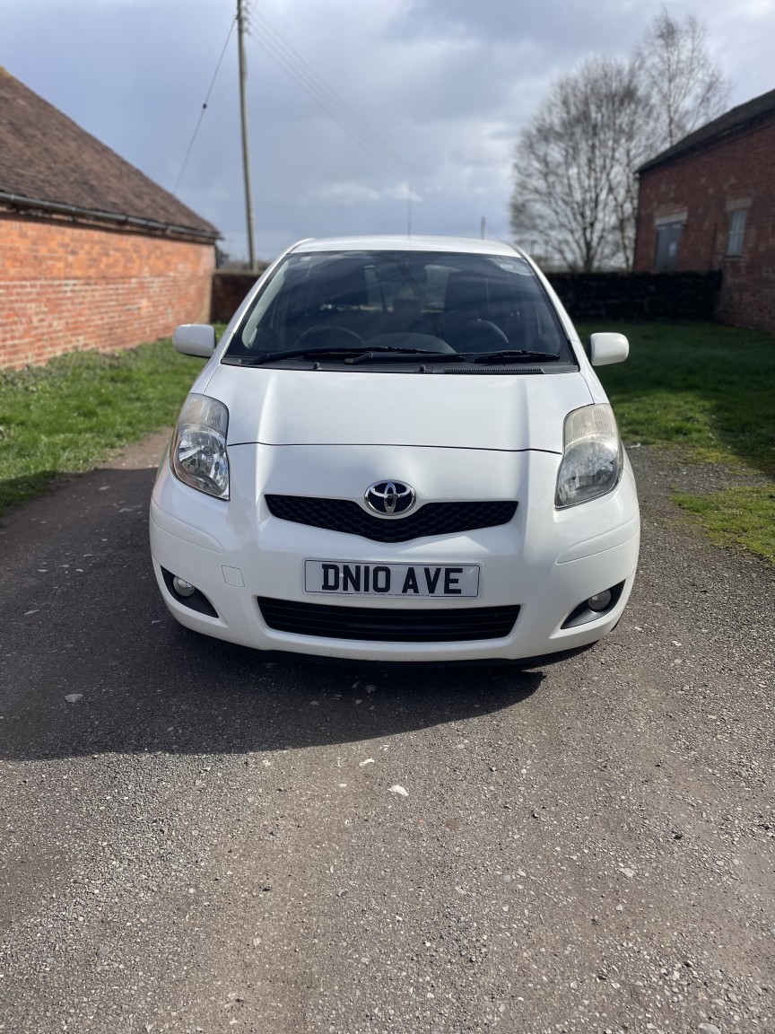 Used Toyota Yaris 2010 for sale - 77880945: Photo 2