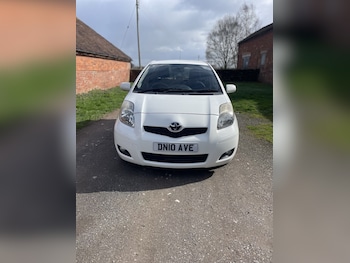 Used Toyota Yaris 2010 for sale - 77880945: Photo