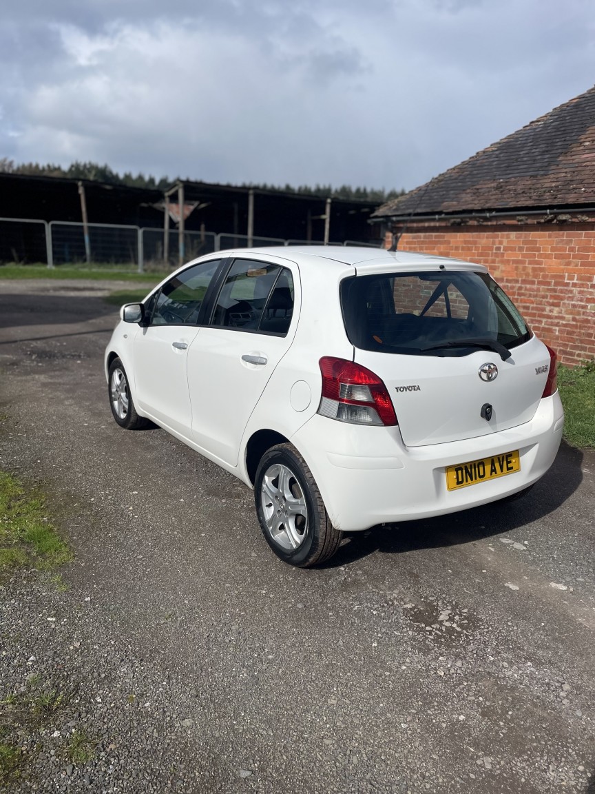 Used Toyota Yaris 2010 for sale - 77880945: Photo 5