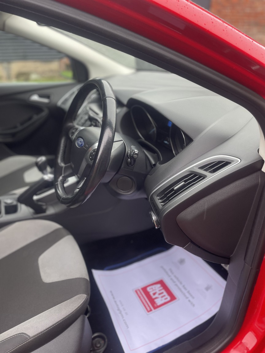 Used Ford Focus 2014 for sale - 76382470: Photo 11