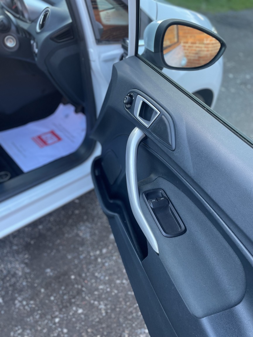 Used Ford Fiesta 2012 for sale - 76378999: Photo 10