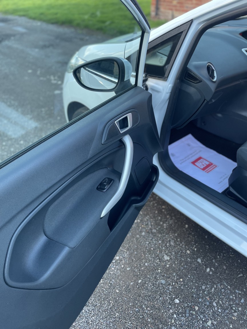 Used Ford Fiesta 2012 for sale - 76378999: Photo 15