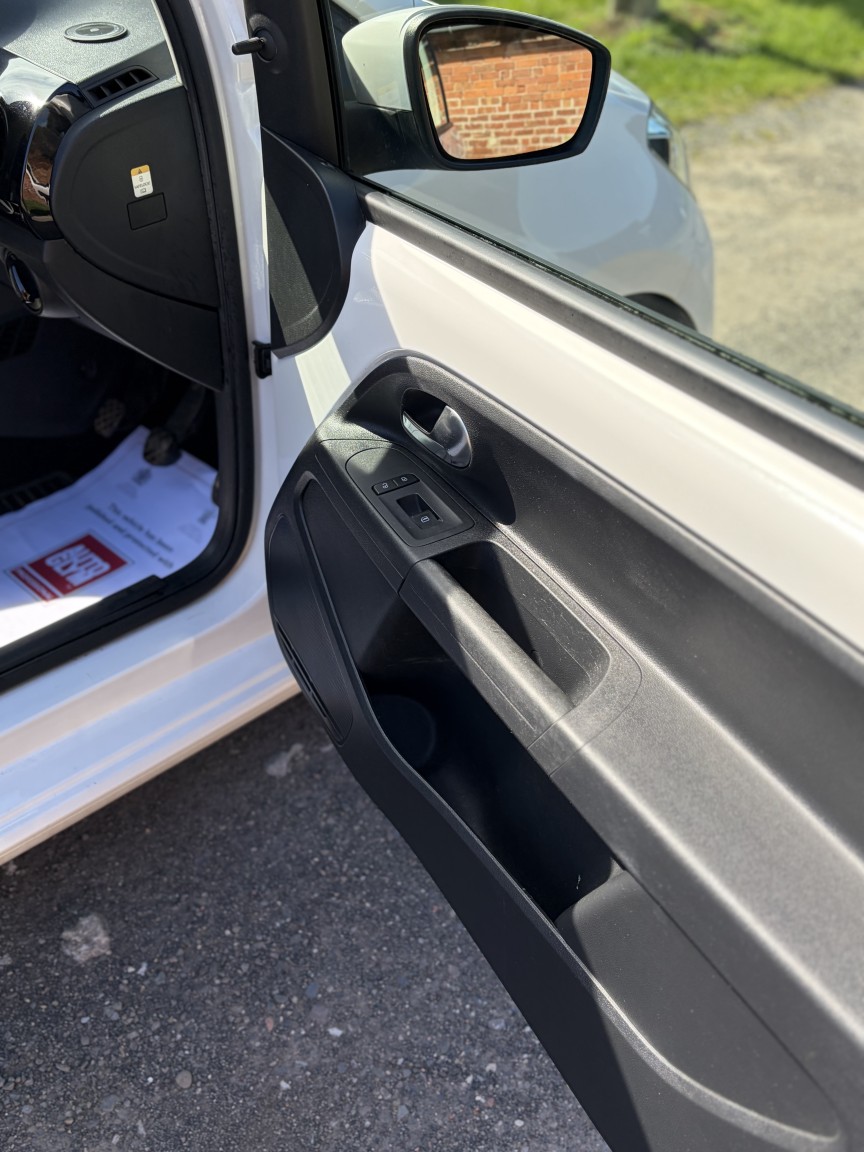 Used Volkswagen up! 2012 for sale - 78176143: Photo 10