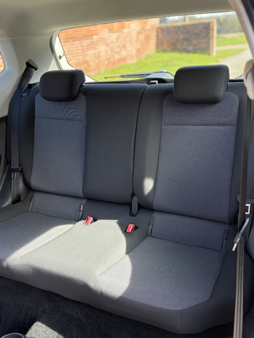 Used Volkswagen up! 2012 for sale - 78176143: Photo 16