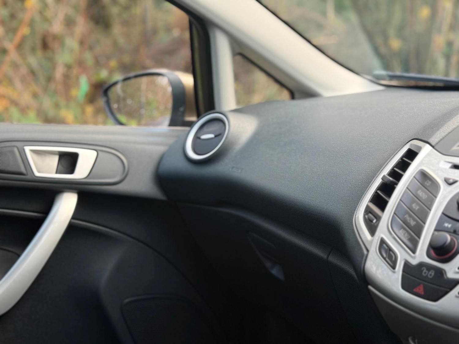 Used Ford Fiesta 2011 for sale - 76936389: Photo 11