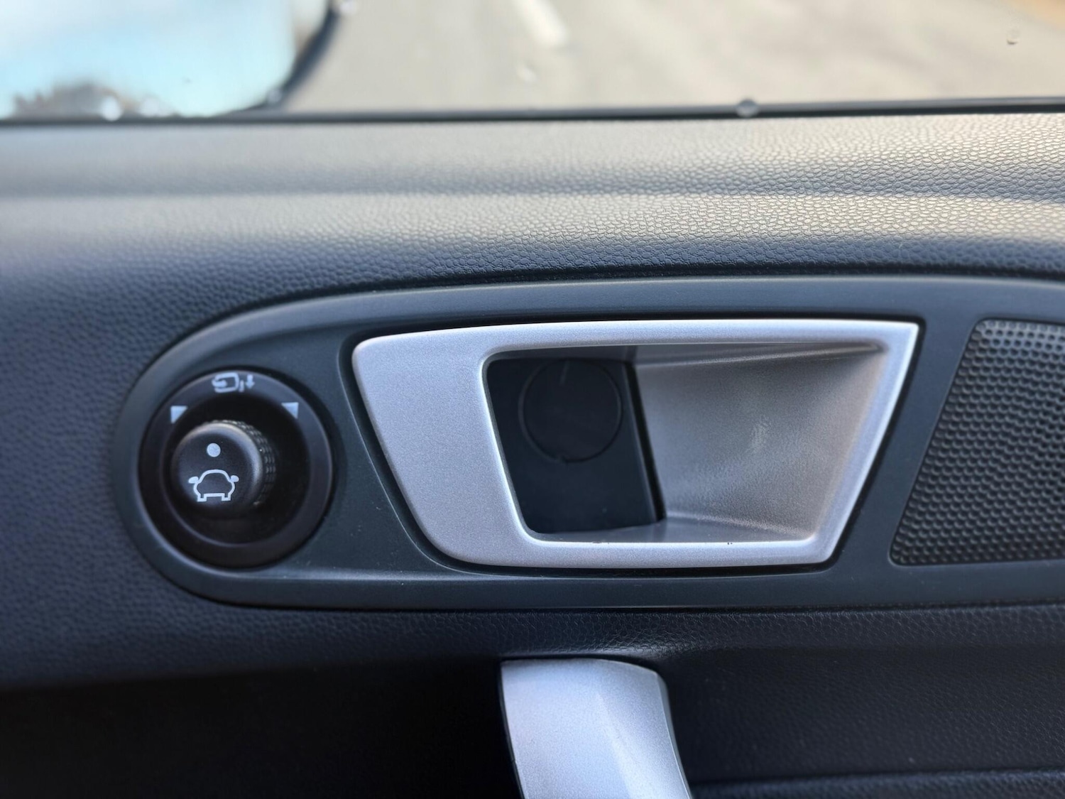 Used Ford Fiesta 2011 for sale - 76936389: Photo 15