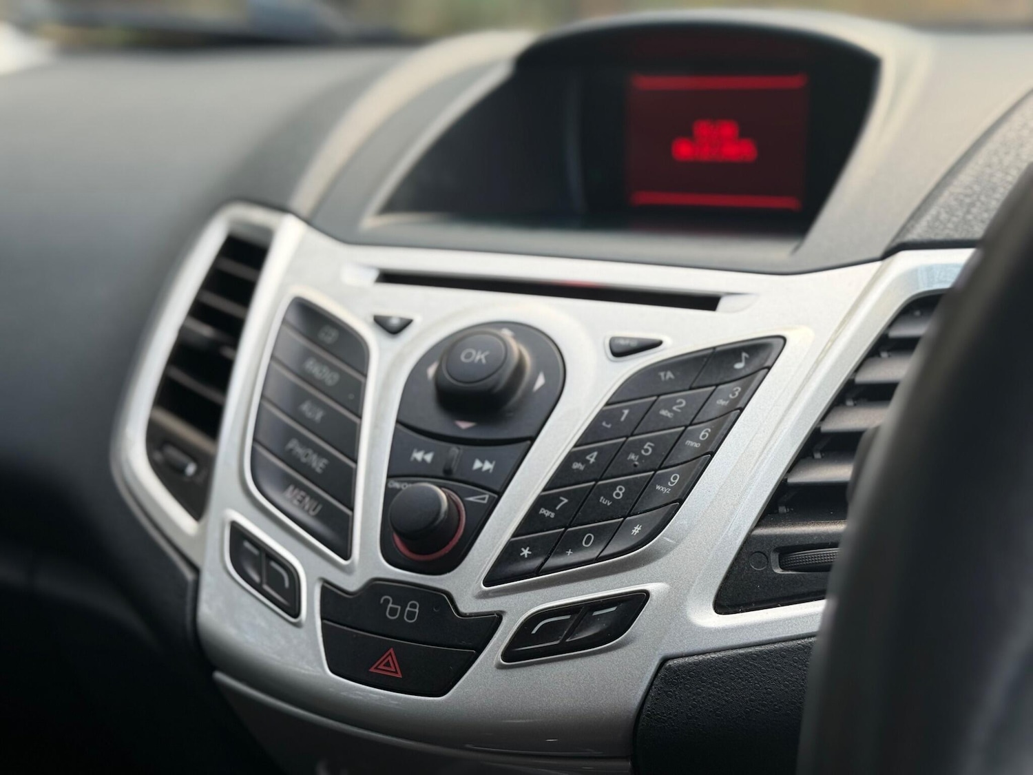 Used Ford Fiesta 2011 for sale - 76936389: Photo 26