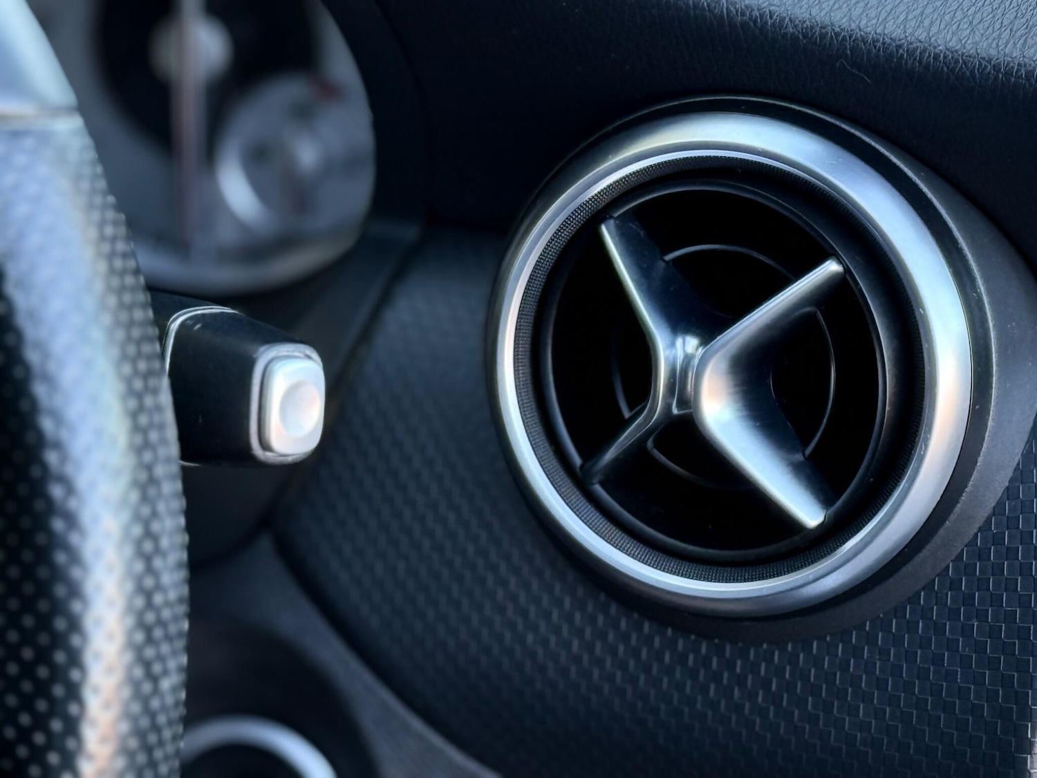 Used Mercedes-Benz A-Class 2014 for sale - 76579743: Photo 12