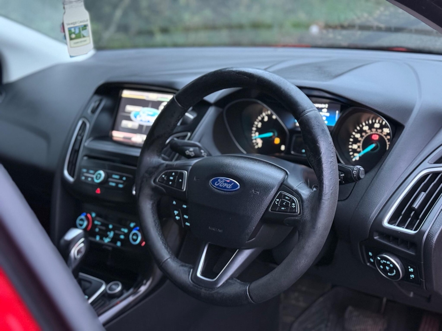 Used Ford Focus 2015 for sale - 76850283: Photo 15