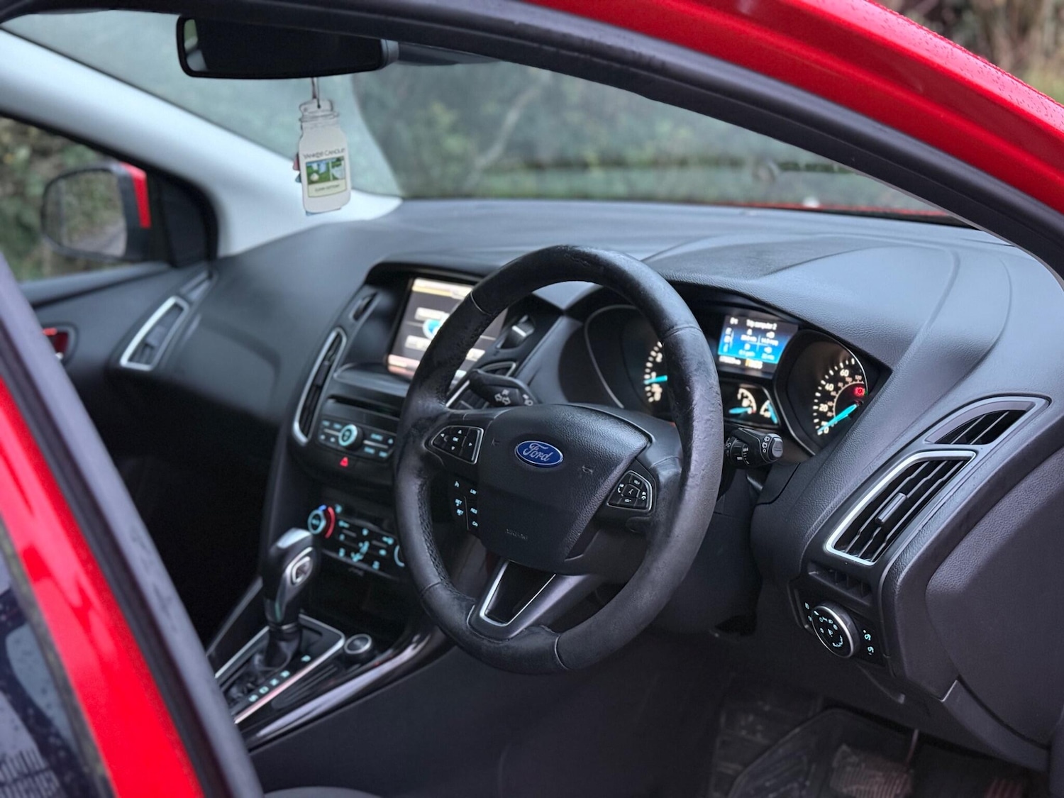 Used Ford Focus 2015 for sale - 76850283: Photo 16