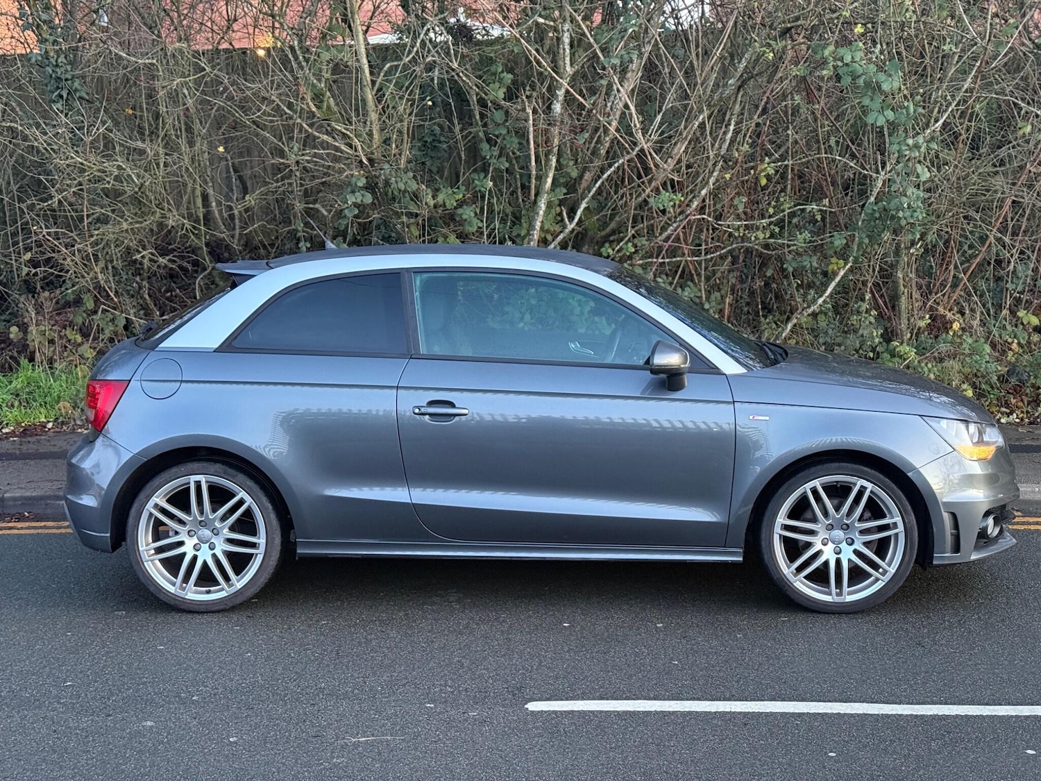 Used Audi A1 2011 for sale - 76752594: Photo 2