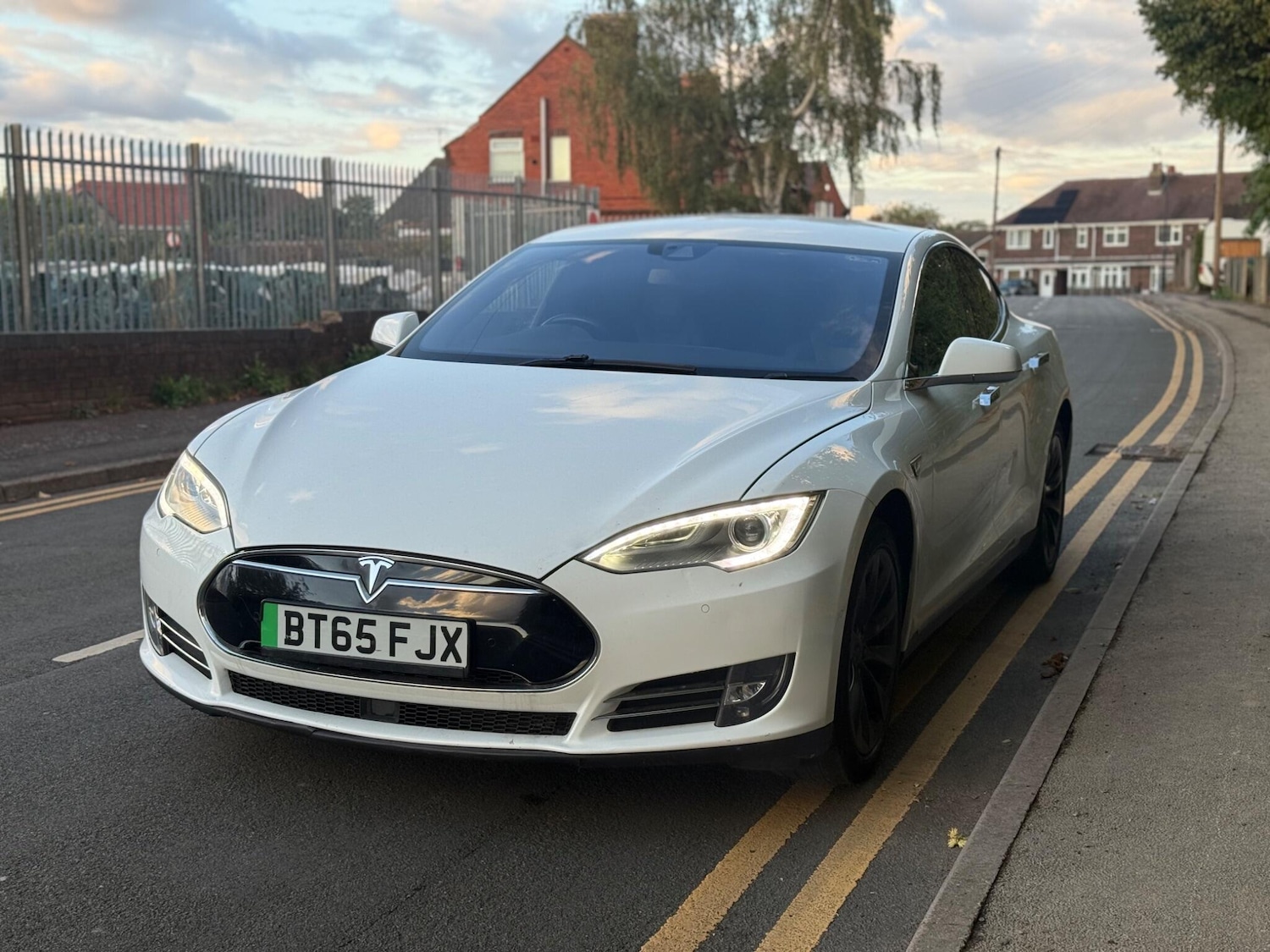 Used Tesla Model S 2015 for sale - 76579758: Photo 3