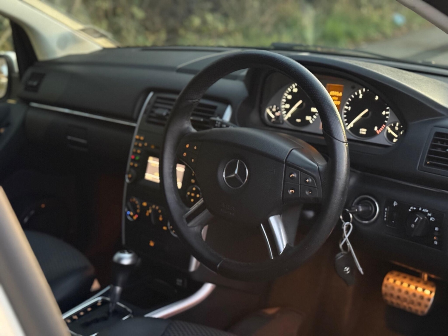 Used Mercedes-Benz B Class 2010 for sale - 76666710: Photo 13