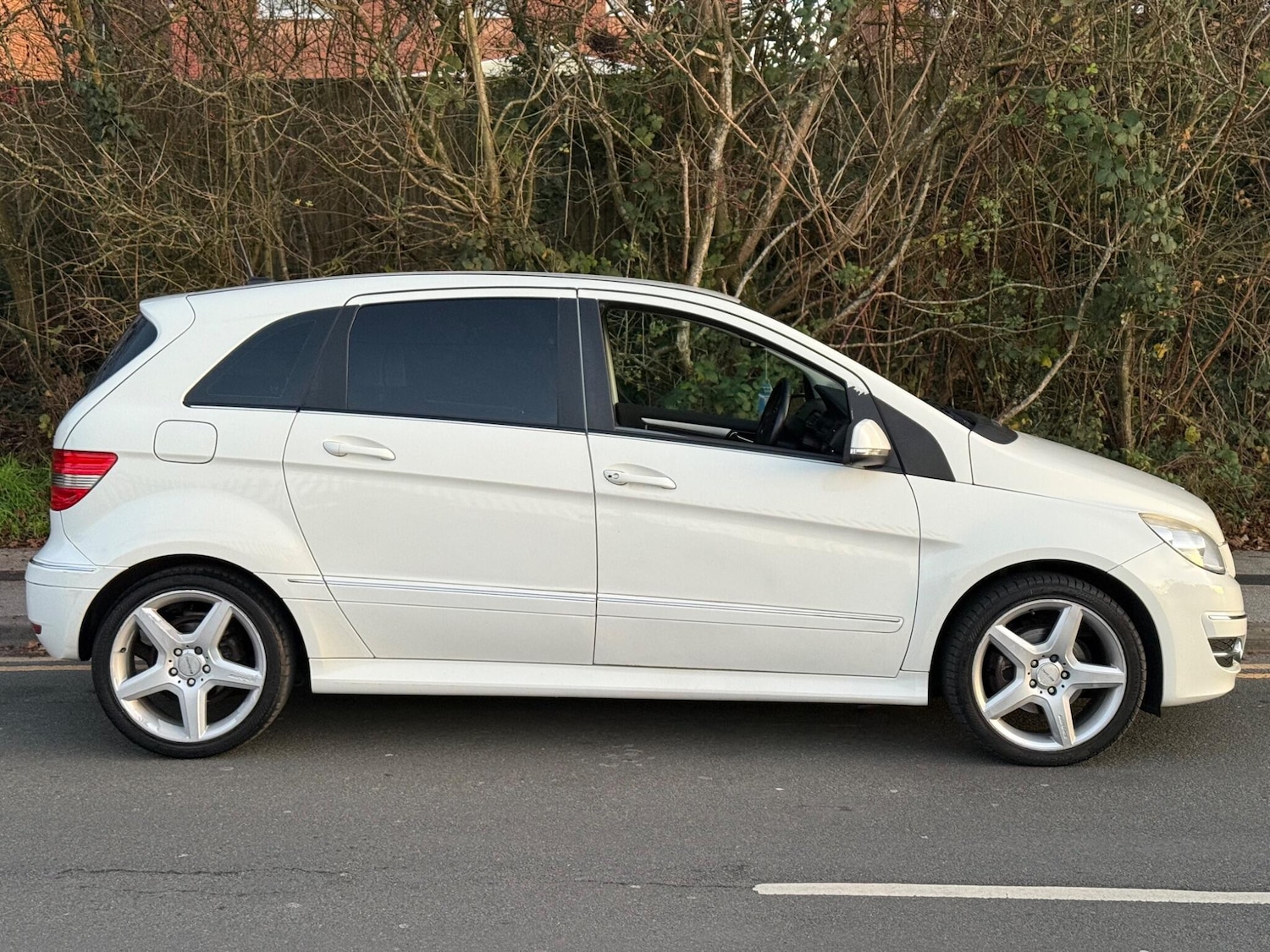 Used Mercedes-Benz B Class 2010 for sale - 76666710: Photo 7