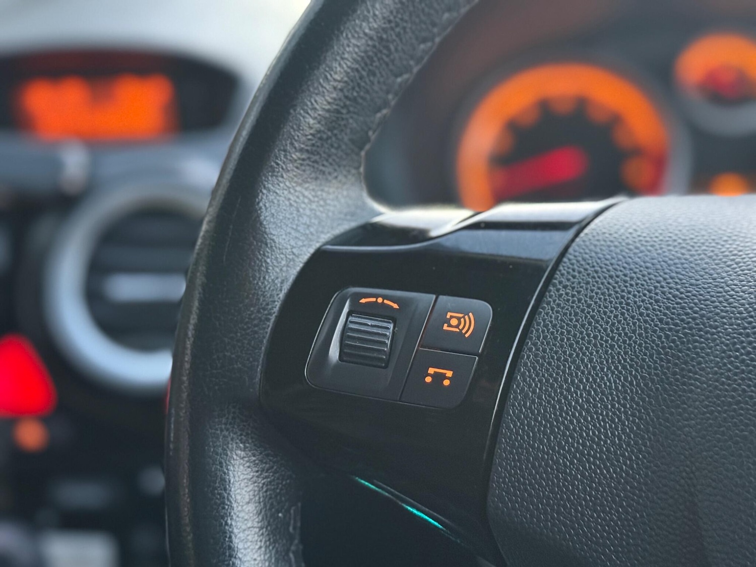 Used Vauxhall Corsa 2009 for sale - 76666985: Photo 11