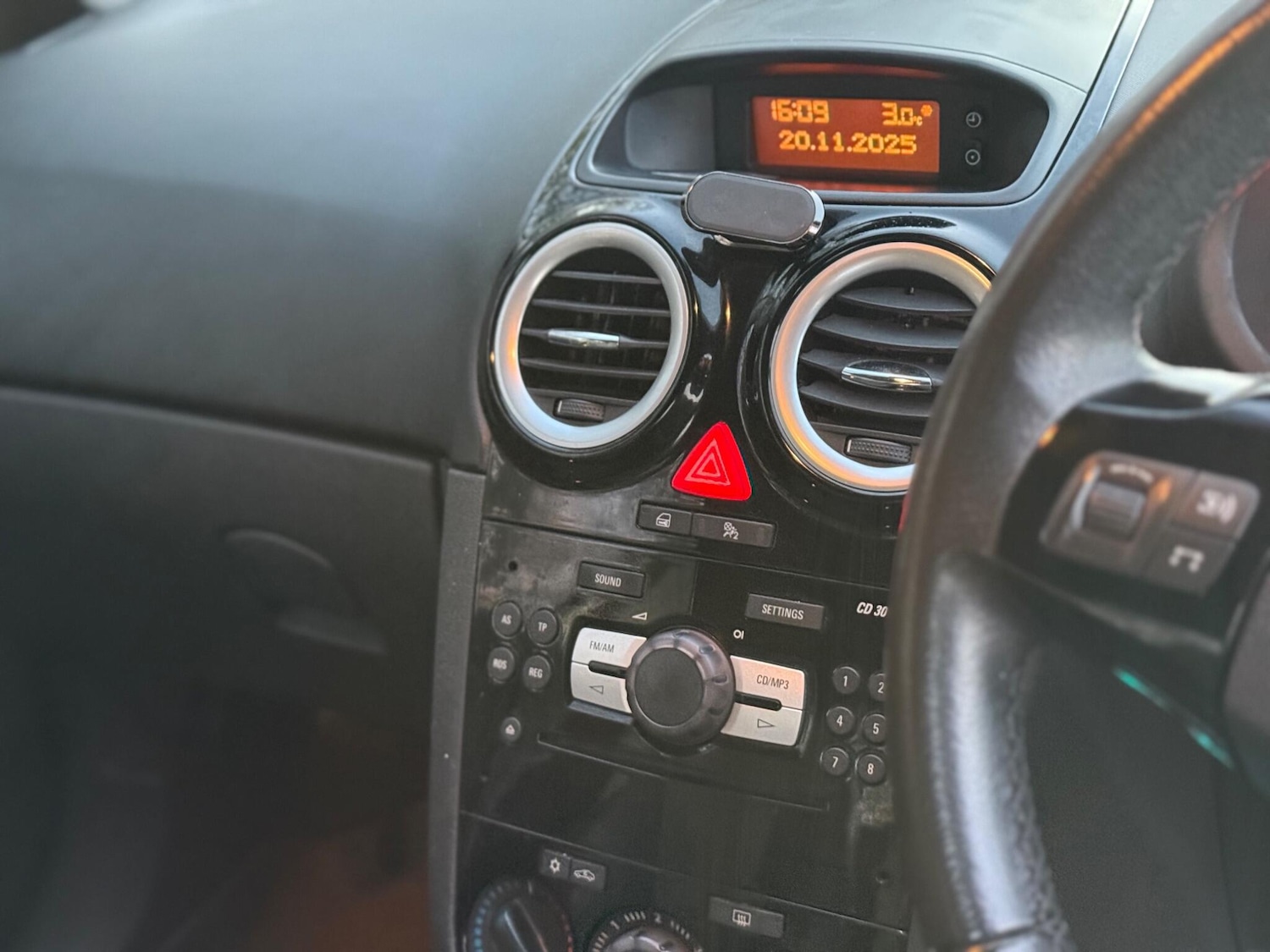 Used Vauxhall Corsa 2009 for sale - 76666985: Photo 22