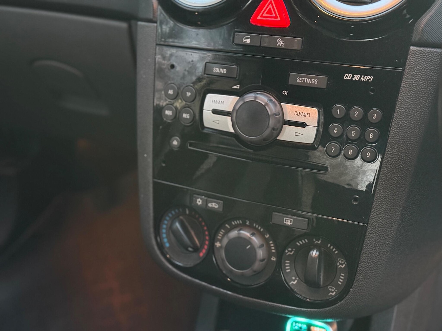 Used Vauxhall Corsa 2009 for sale - 76666985: Photo 24