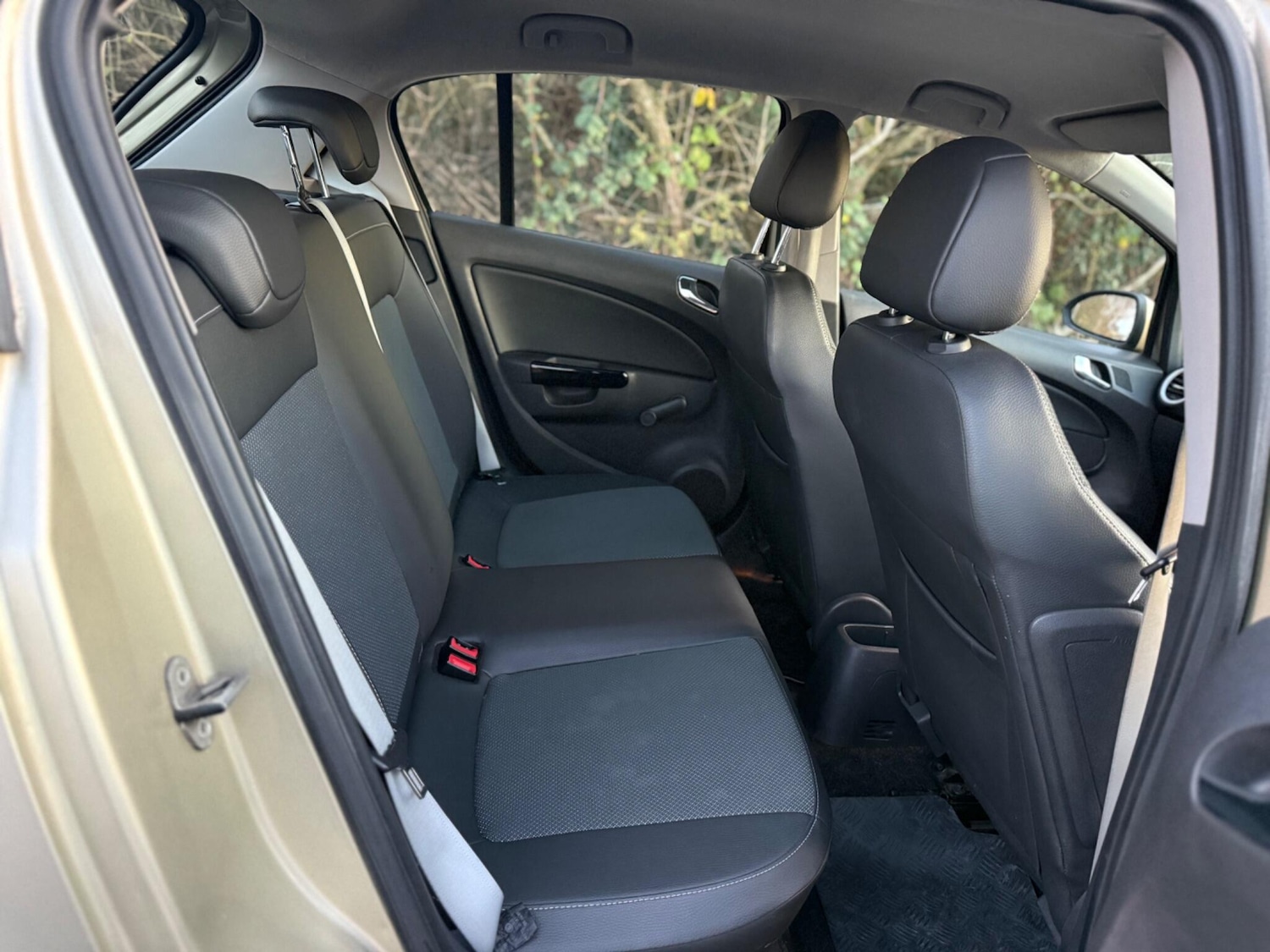 Used Vauxhall Corsa 2009 for sale - 76666985: Photo 9