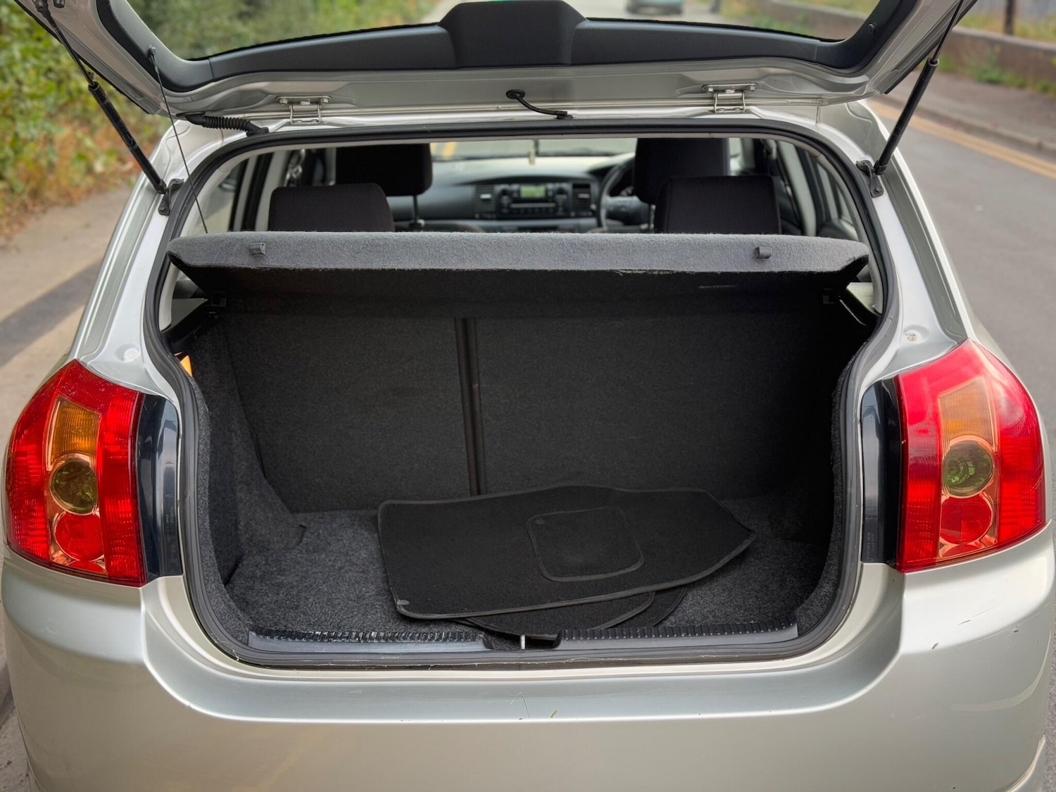 Used Toyota Corolla 2004 for sale - 76579749: Photo 13