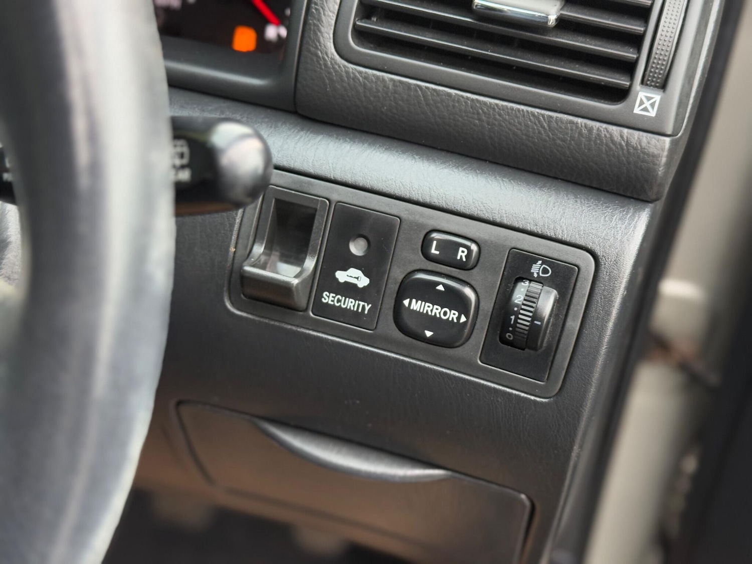 Used Toyota Corolla 2004 for sale - 76579749: Photo 17