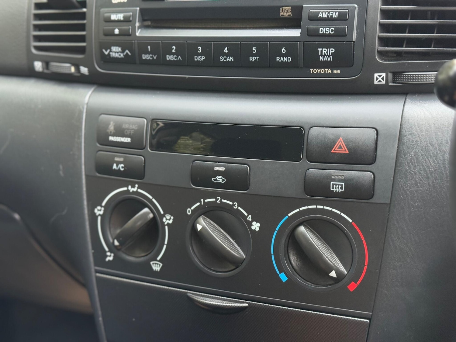 Used Toyota Corolla 2004 for sale - 76579749: Photo 18