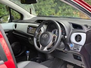 Used Toyota Yaris 2013 for sale - 79589538: Photo