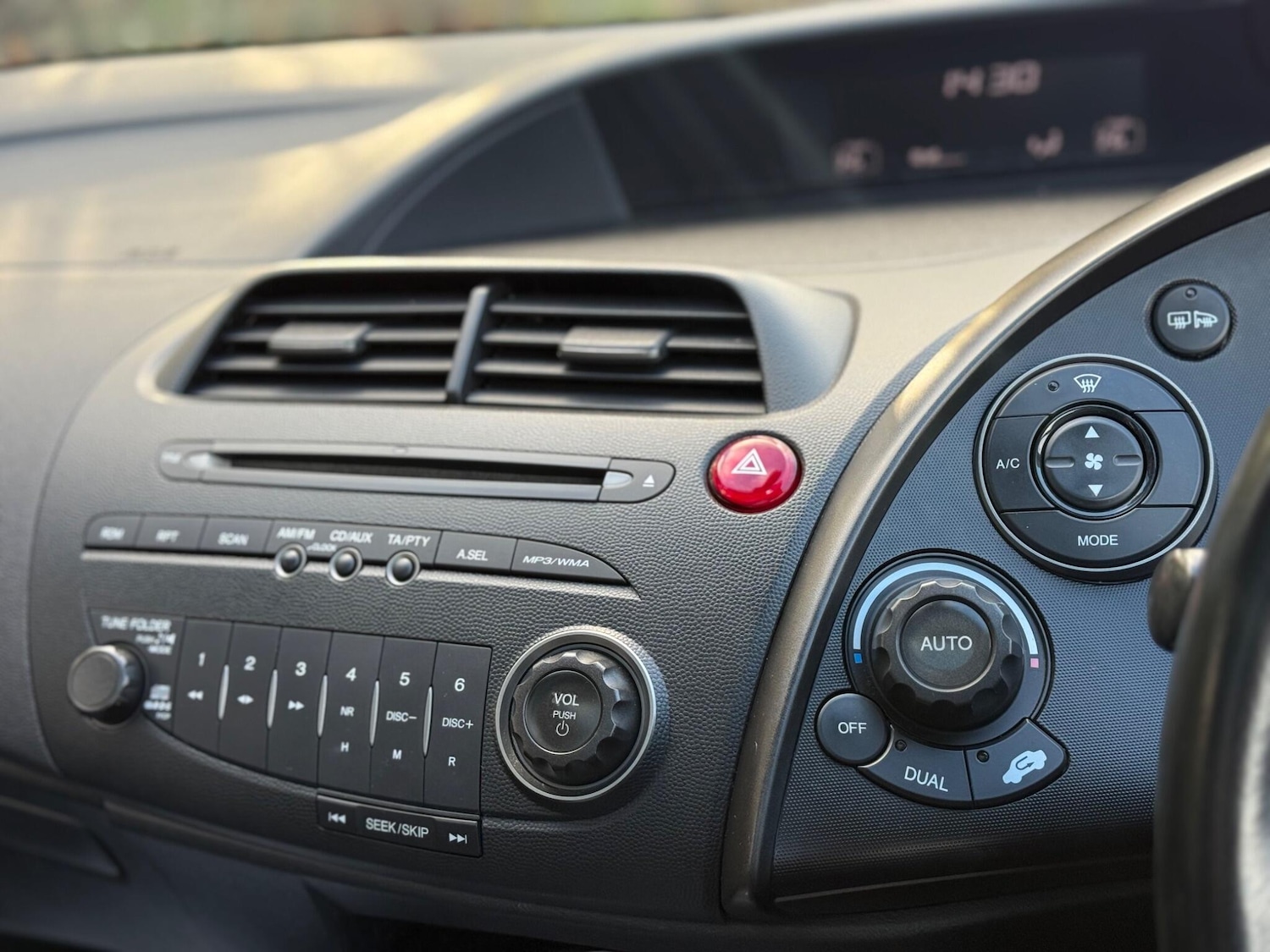 Used Honda Civic 2011 for sale - 76671659: Photo 15