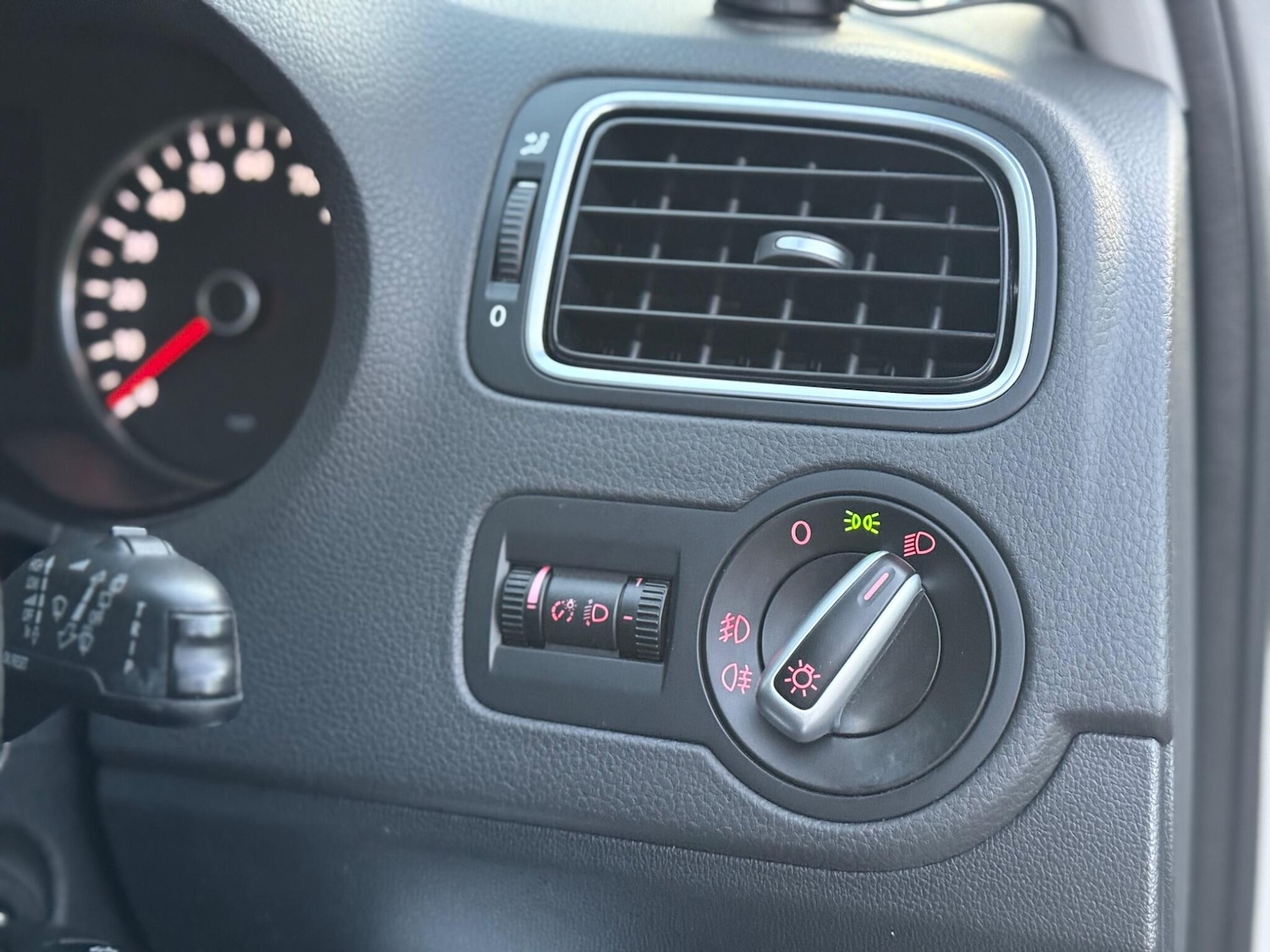 Used Volkswagen Polo 2013 for sale - 76715573: Photo 12