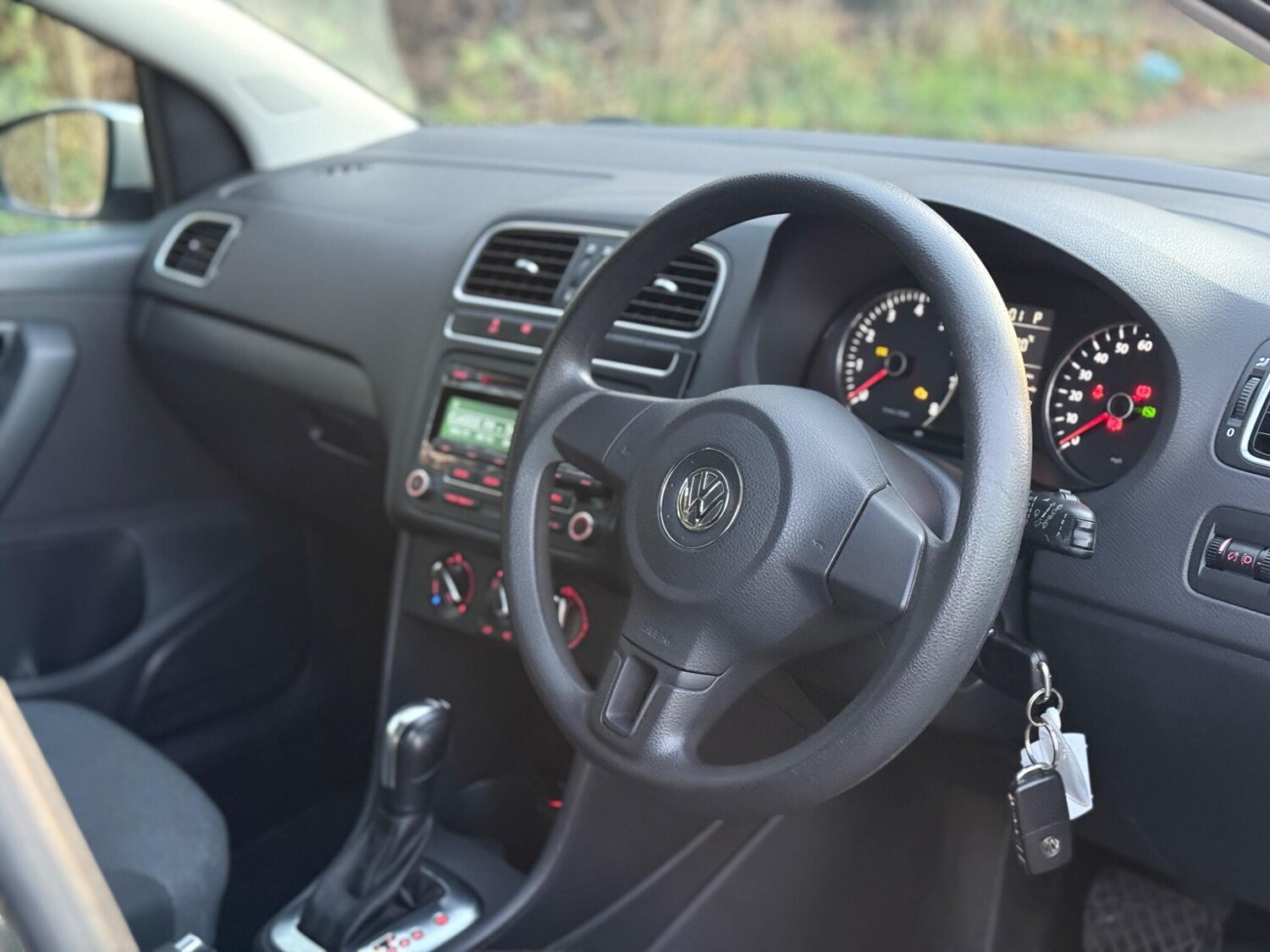 Used Volkswagen Polo 2013 for sale - 76715573: Photo 27