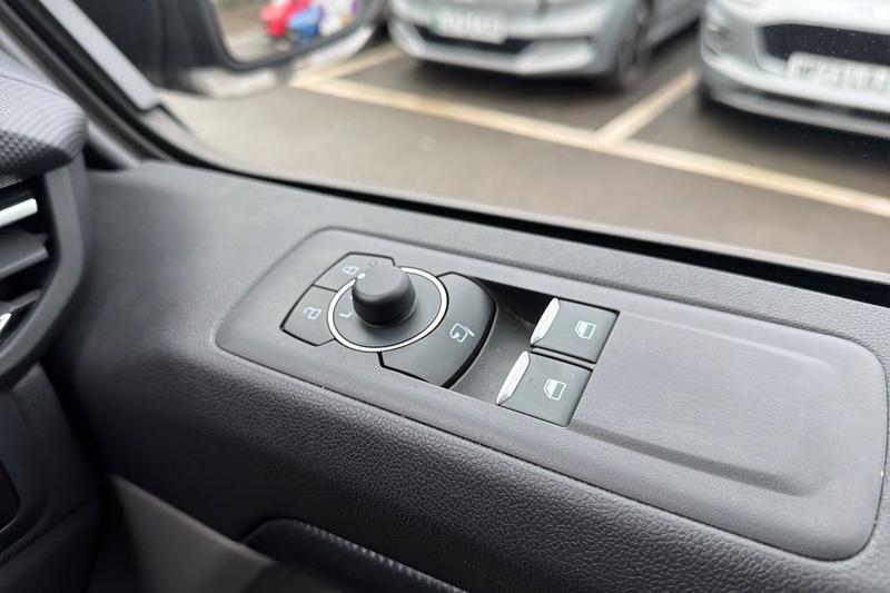 Used Ford Transit Custom 2025 for sale - 77261131: Photo 37