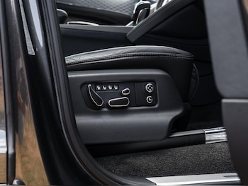 Used Bentley Bentayga 2021 for sale - 79520647: Photo