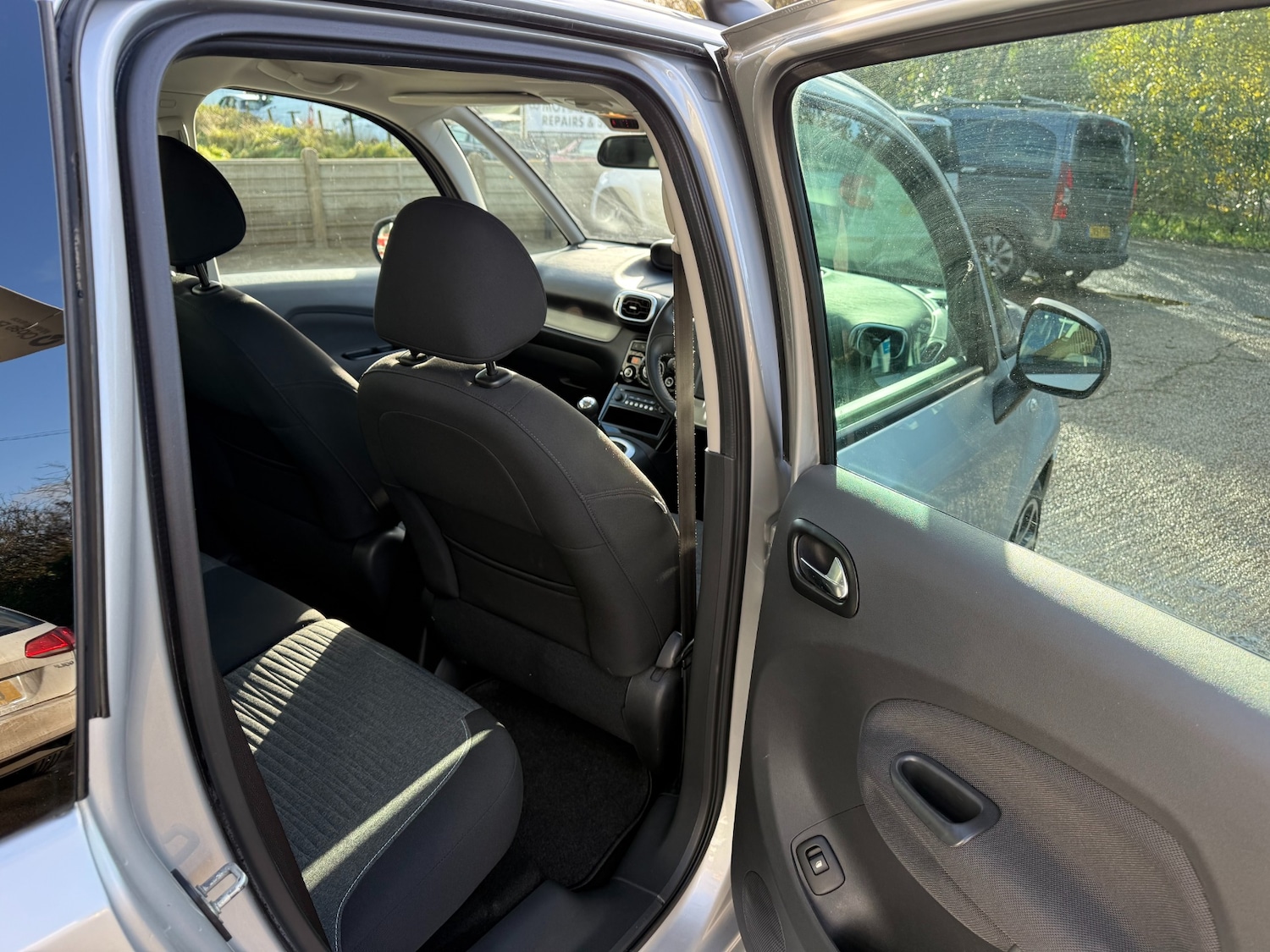 Used Citroen C3 Picasso 2016 for sale - 76777440: Photo 6