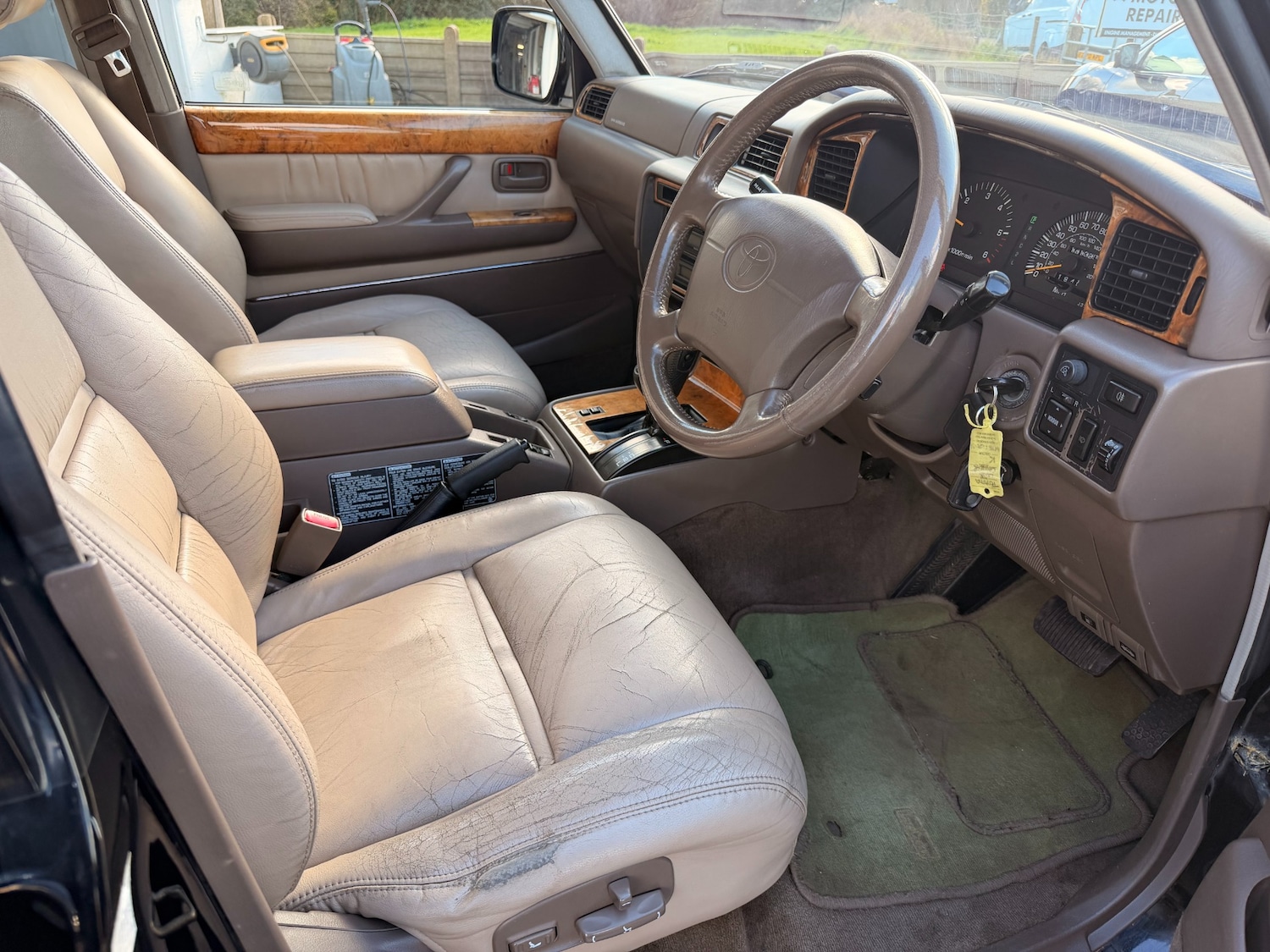 Used Toyota Land Cruiser 1997 for sale - 77946128: Photo 4