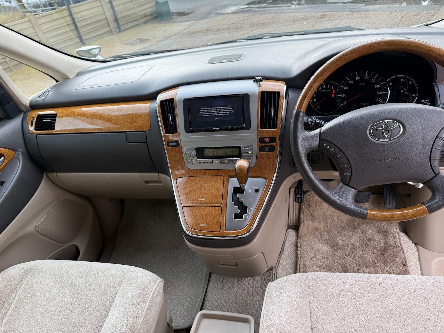 Used Toyota Alphard 2017 for sale - 77530215: Photo 12