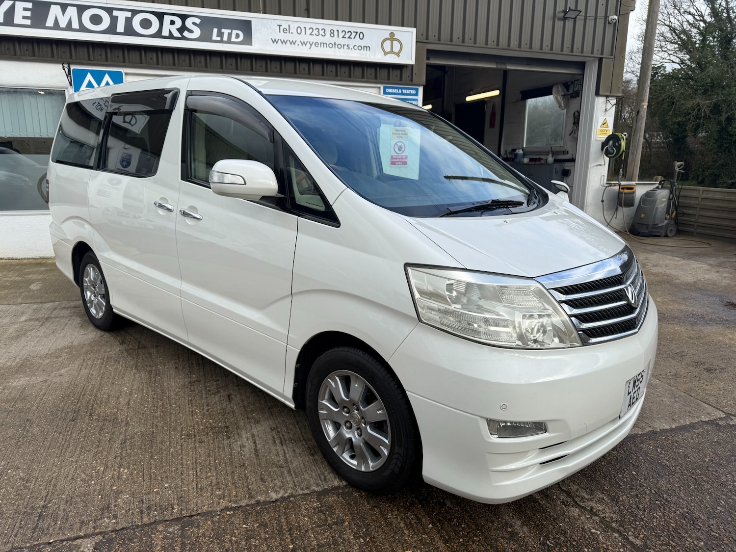 Used Toyota Alphard 2017 for sale - 77530215: Photo 2